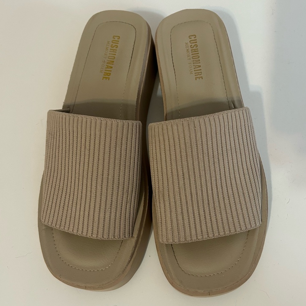 Cushionaire Women’s Pim Knit Platform Sandals with +Memory Foam Size 9